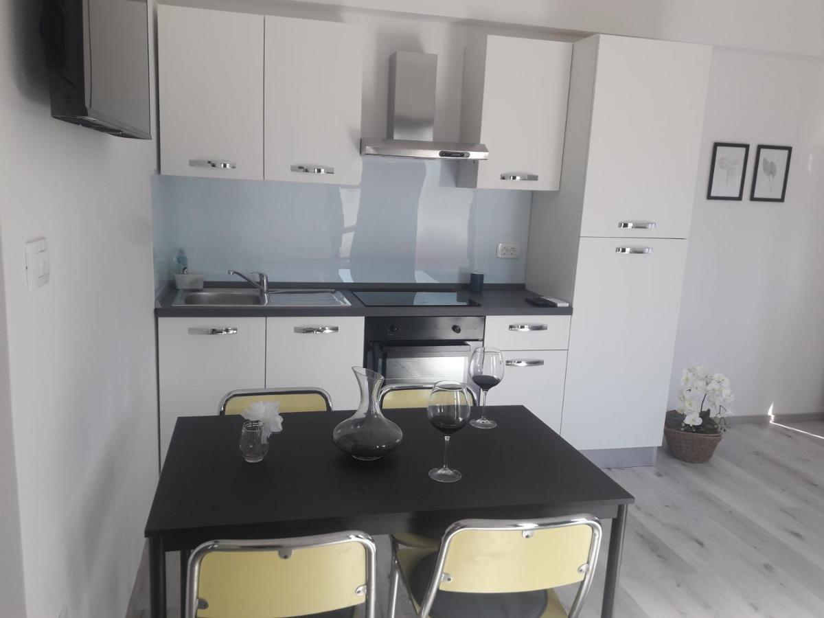 Apartma Oddih Dutovlje Zewnętrze zdjęcie